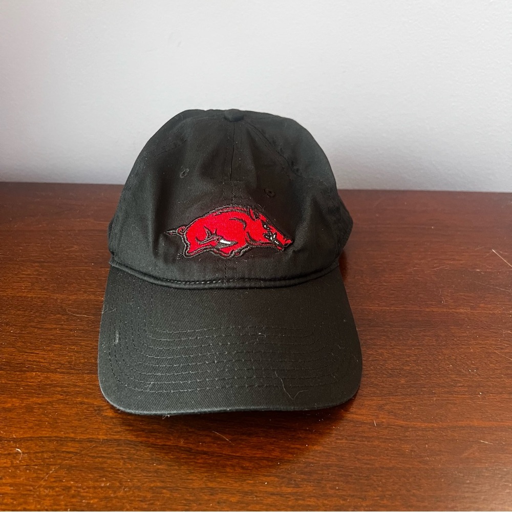 Signatures Arkansas Razorbacks Snapback Hat‎ Cap Black Embroidered Logo GUC